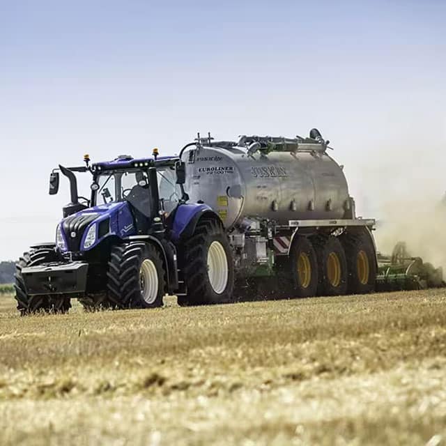 TRACTEUR T8 GENESIS - Ets Marchand - Espace Emeraude